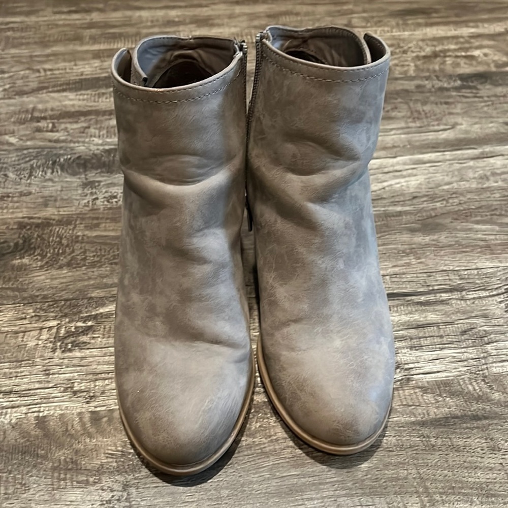 Gray Booties super cute!